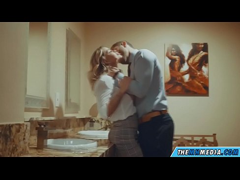 ❤️ Quando una bionda formosa ti seduce in un bagno pubblico ❤❌ Solo pornoal it.tusar.top ☑